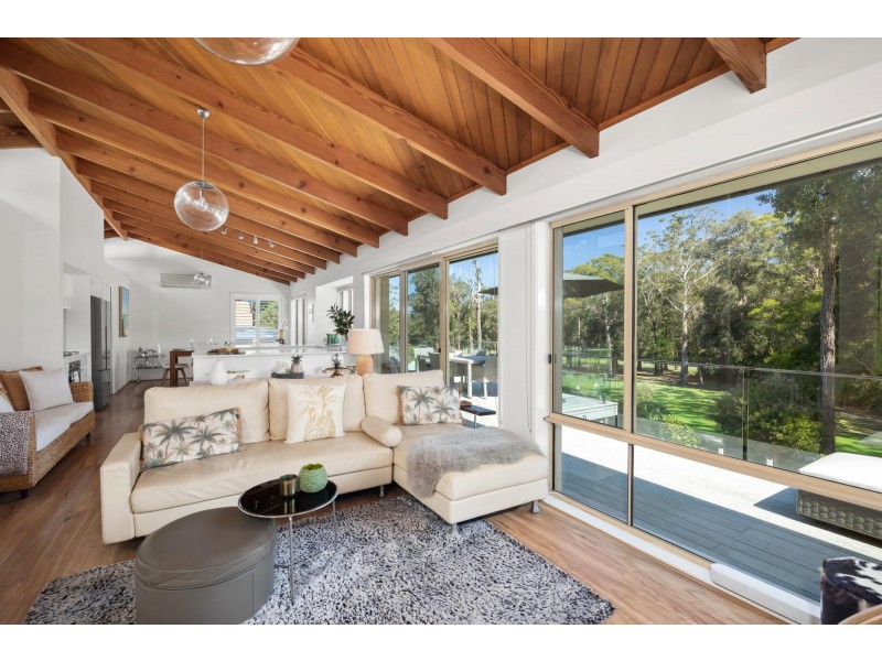 35 Clyde Street, Mollymook Beach NSW 2539