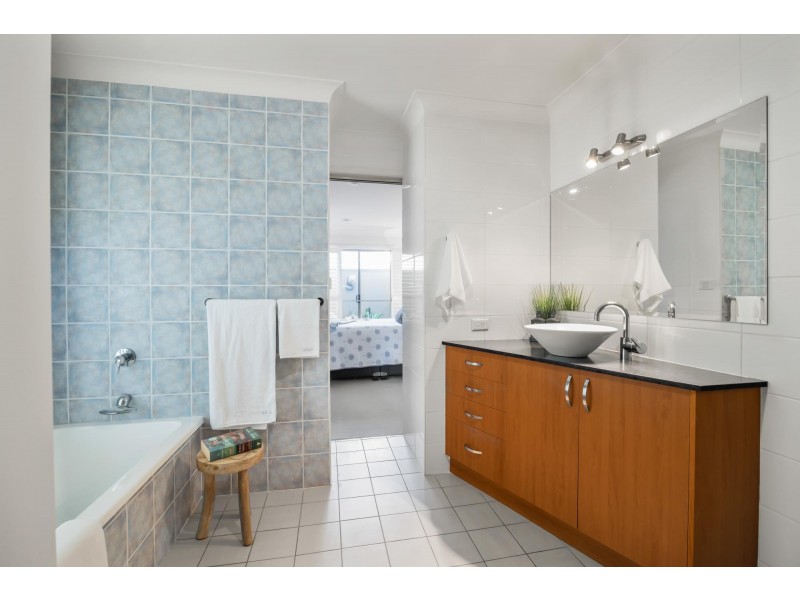 35 Clyde Street, Mollymook Beach NSW 2539