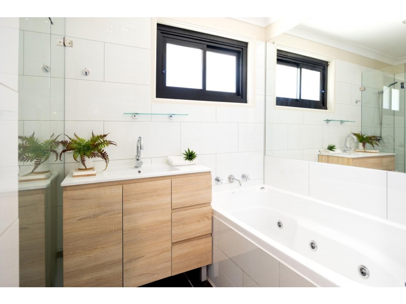 31 Wyoming Avenue, Burrill Lake NSW 2539