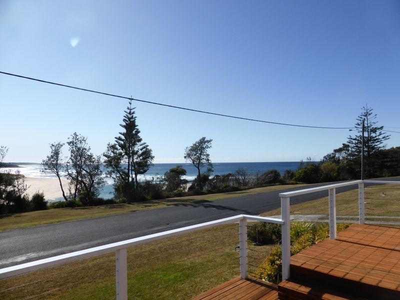 15 Seaside Parade, Dolphin Point NSW 2539