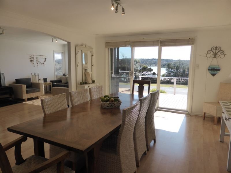 15 Seaside Parade, Dolphin Point NSW 2539