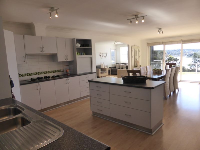 15 Seaside Parade, Dolphin Point NSW 2539