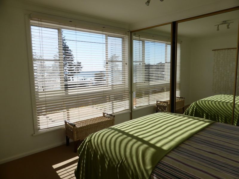15 Seaside Parade, Dolphin Point NSW 2539