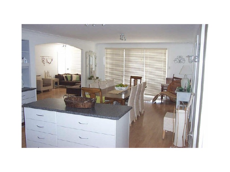 15 Seaside Parade, Dolphin Point NSW 2539