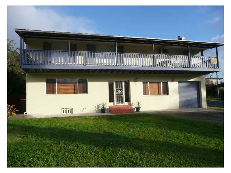 11 Clissold Street, Mollymook NSW 2539