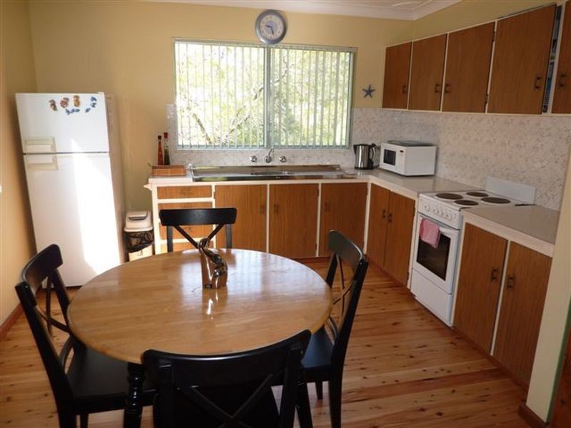 40 Entrance Road, Lake Conjola NSW 2539
