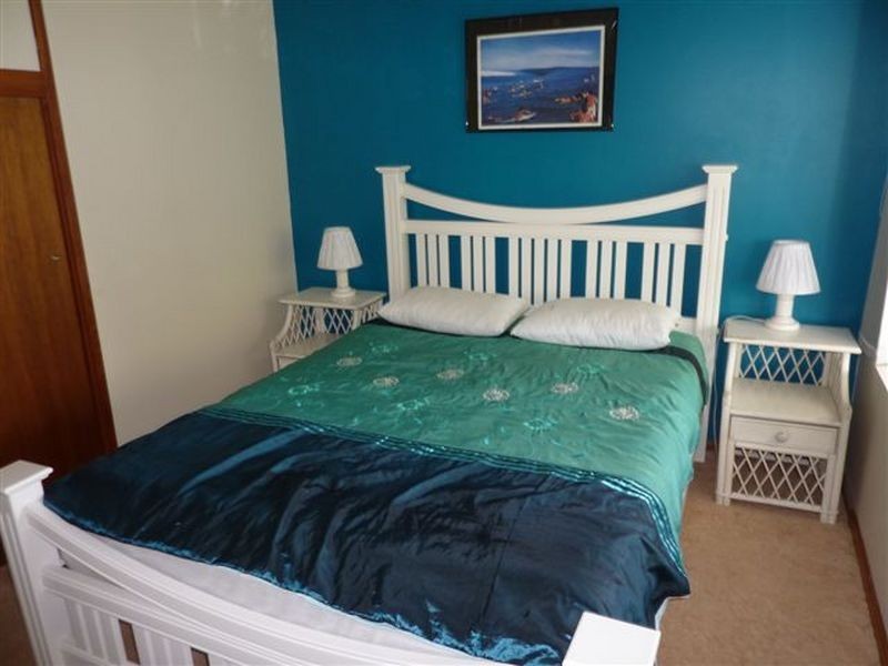 40 Entrance Road, Lake Conjola NSW 2539