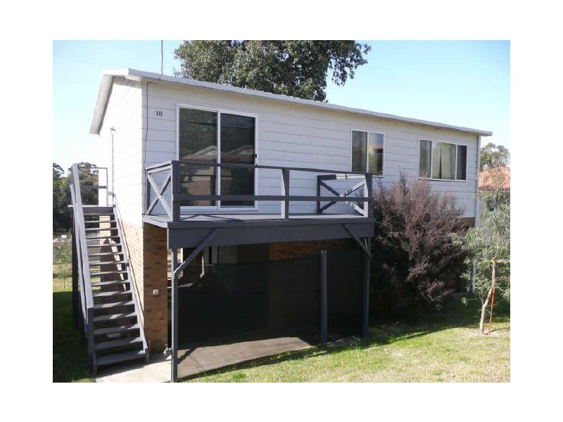 18 Gemini Way, Narrawallee NSW 2539