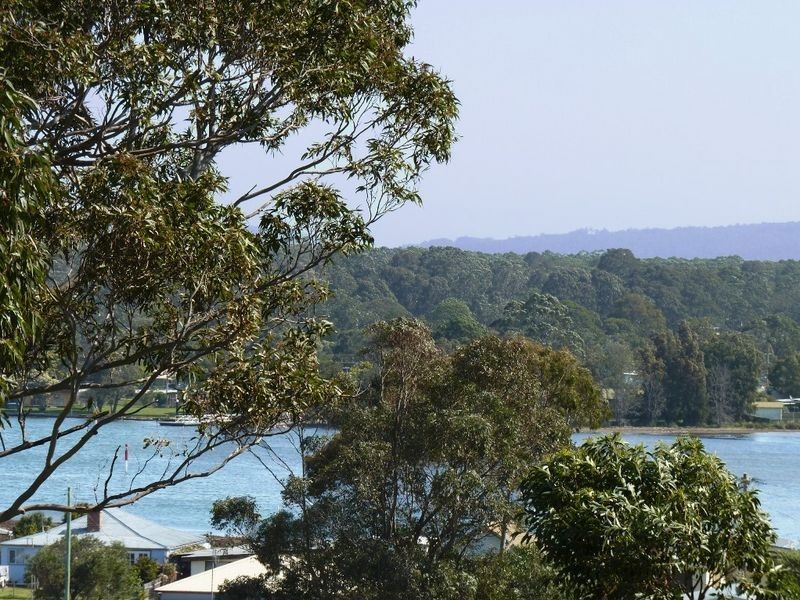 102 Canberra Crescent, Burrill Lake NSW 2539