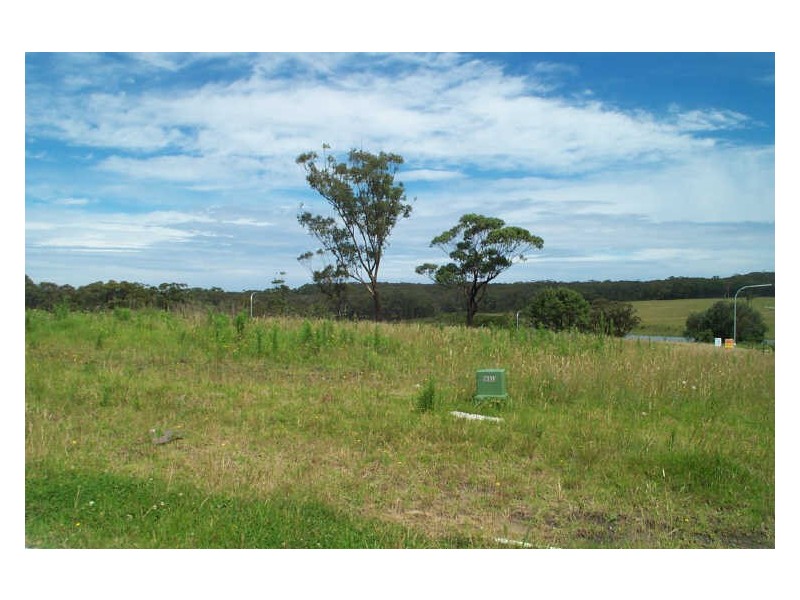33 Wuru Drive, Burrill Lake NSW 2539