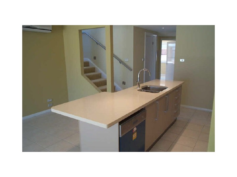 2/11 Crescent Street, Ulladulla NSW 2539