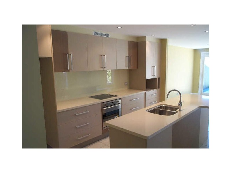 2/11 Crescent Street, Ulladulla NSW 2539