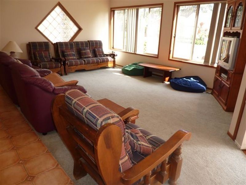 5 Macleay Street, Narrawallee NSW 2539