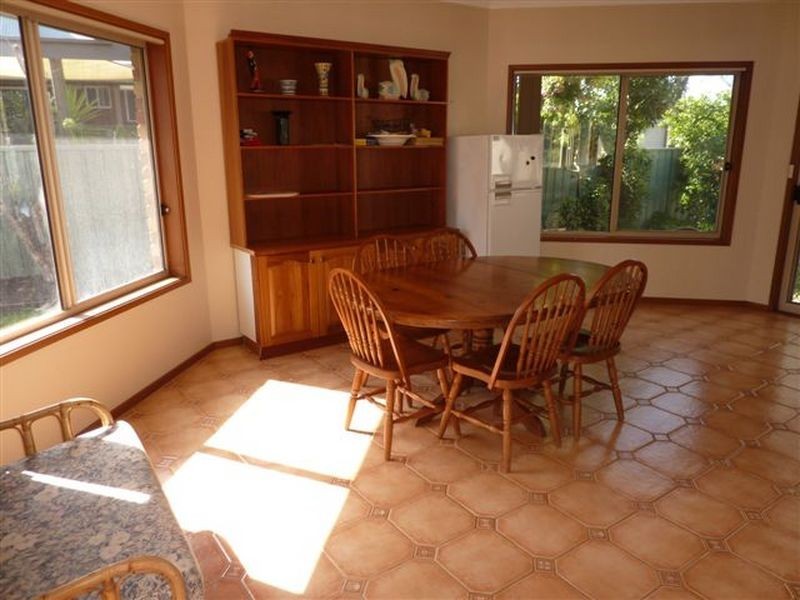 5 Macleay Street, Narrawallee NSW 2539