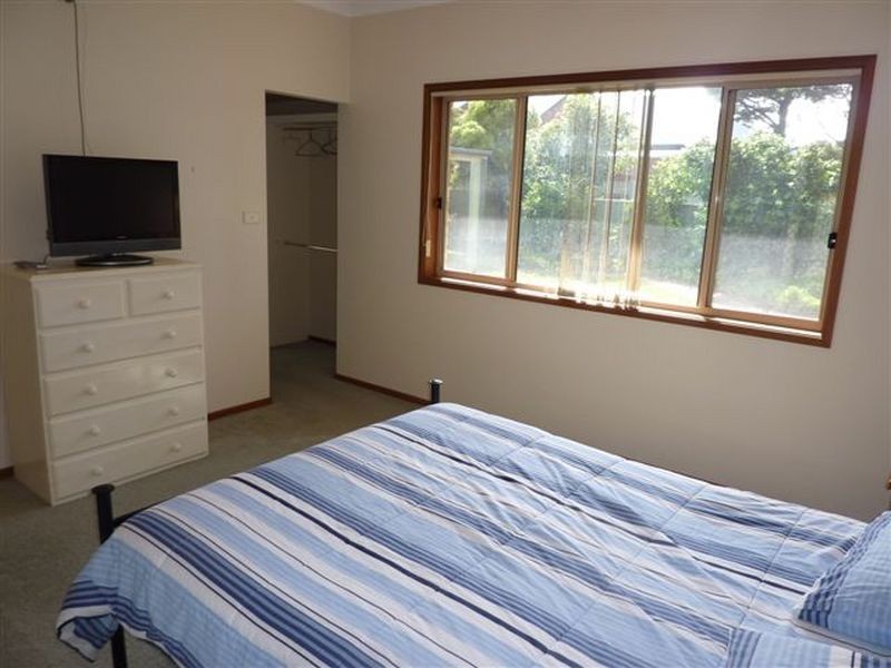 5 Macleay Street, Narrawallee NSW 2539