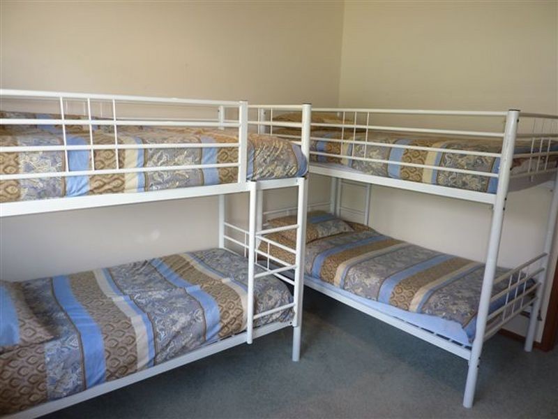 5 Macleay Street, Narrawallee NSW 2539