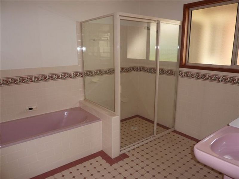 5 Macleay Street, Narrawallee NSW 2539