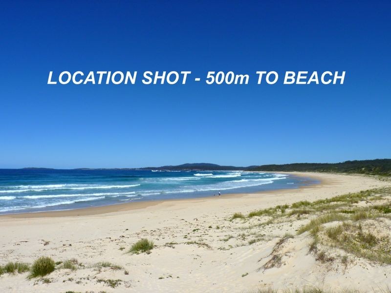 19 Oak Avenue, Lake Tabourie NSW 2539