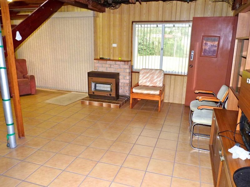 19 Oak Avenue, Lake Tabourie NSW 2539