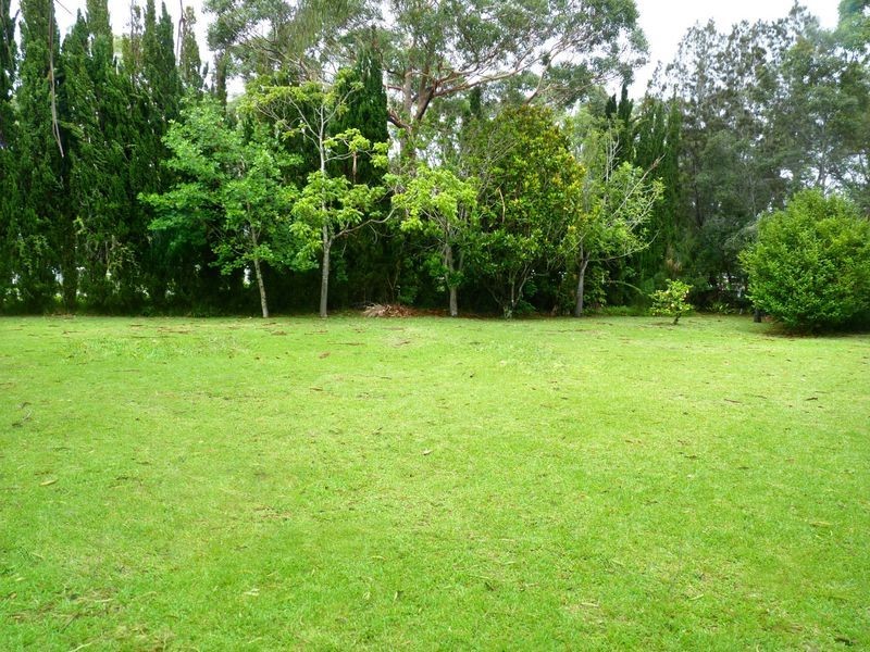 19 Oak Avenue, Lake Tabourie NSW 2539