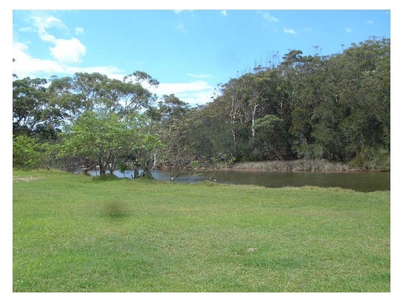 2 Princes Highway, Lake Tabourie NSW 2539