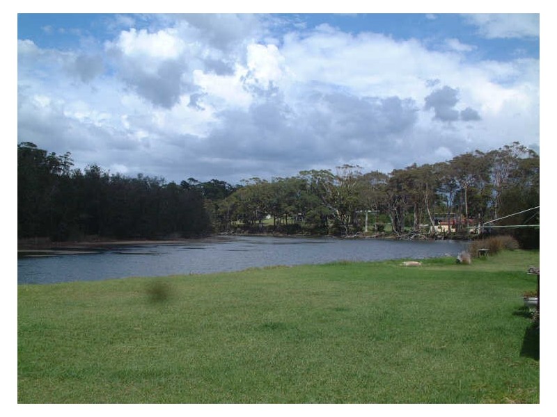 2 Princes Highway, Lake Tabourie NSW 2539
