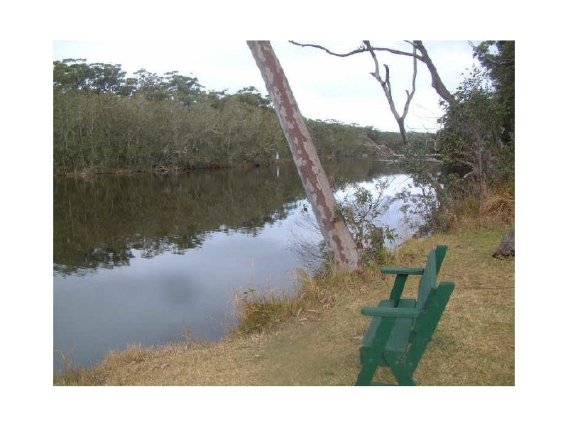 24 Princes Highway, Lake Tabourie NSW 2539