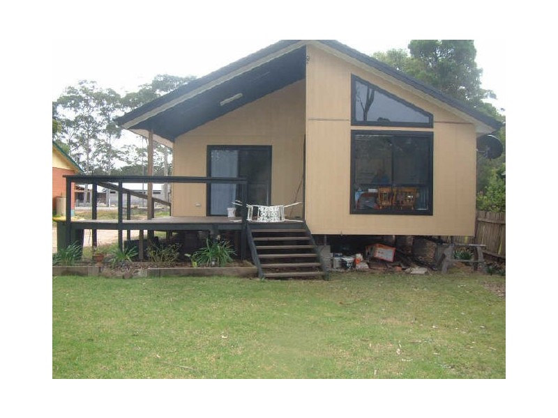 24 Princes Highway, Lake Tabourie NSW 2539