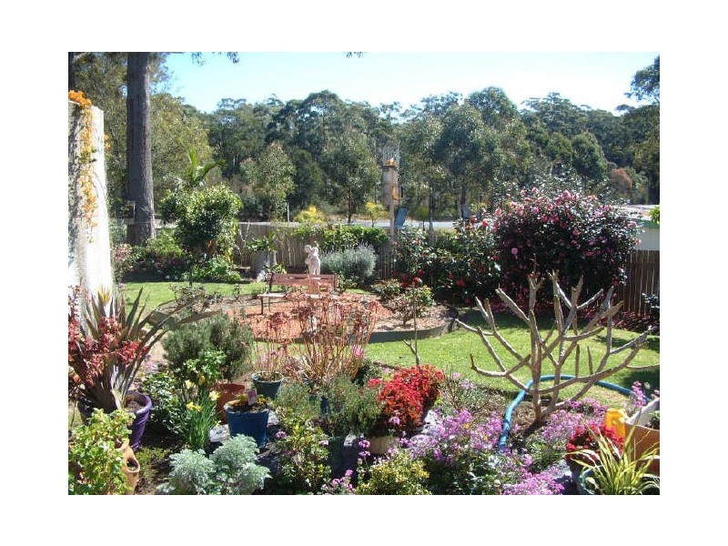 25 Mercury Drive, Lake Tabourie NSW 2539
