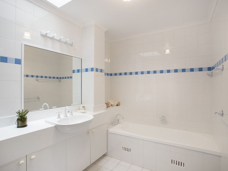 17/1A Mitchell Parade, Mollymook NSW 2539