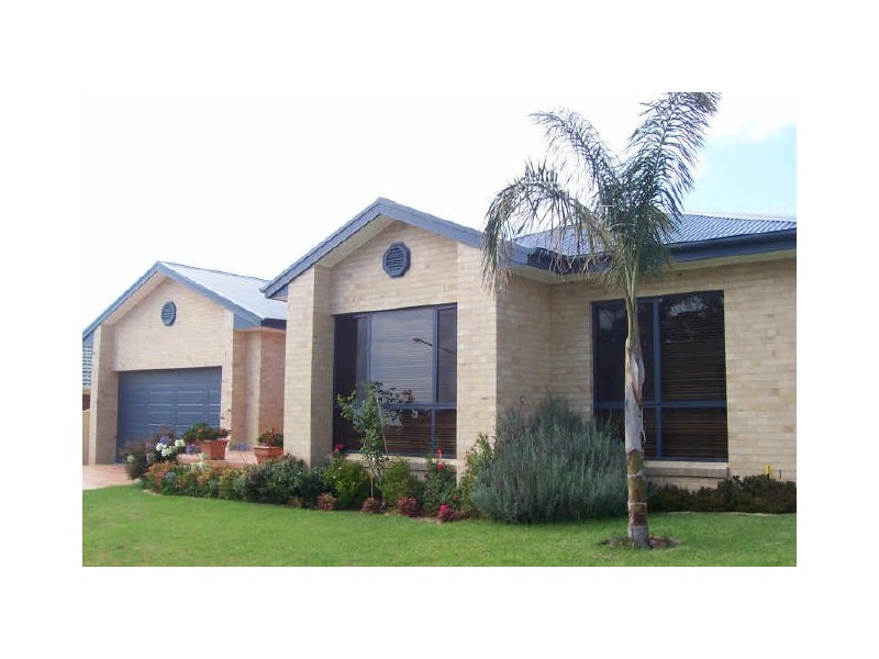32 Walpole Avenue, Ulladulla NSW 2539