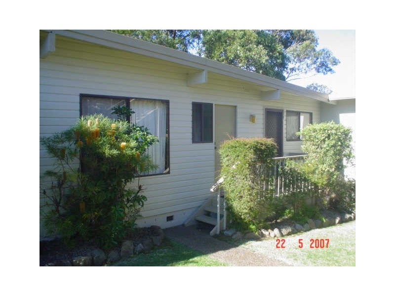 2/81 Clyde Street, Mollymook NSW 2539