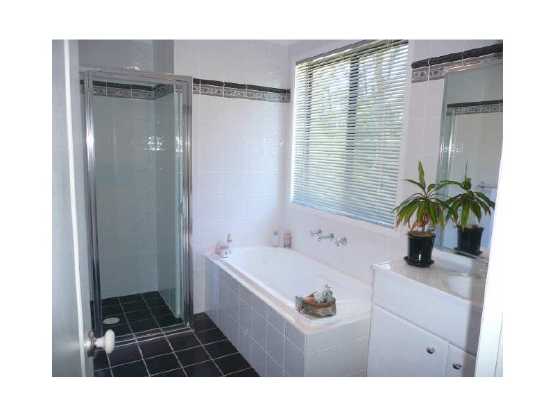 3 Lockhart Avenue, Mollymook NSW 2539