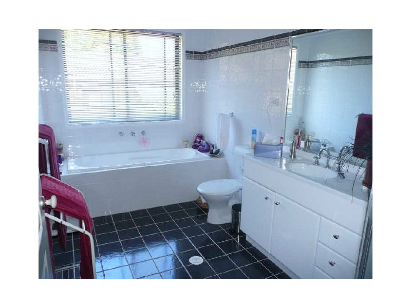 3 Lockhart Avenue, Mollymook NSW 2539