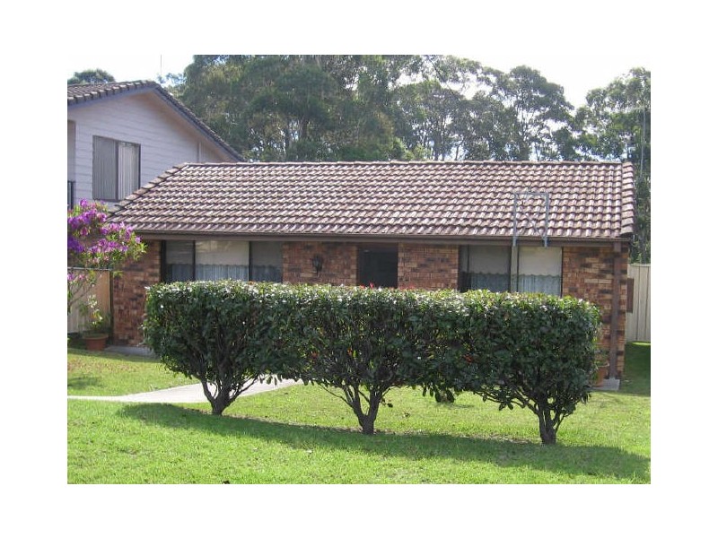 65 Wallaroy Drive, Burrill Lake NSW 2539