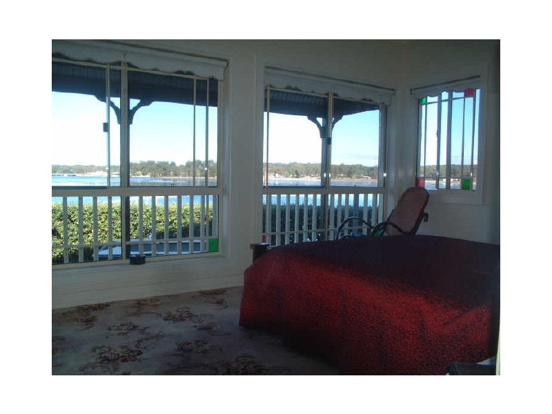 2 Kendall Crescent, Burrill Lake NSW 2539