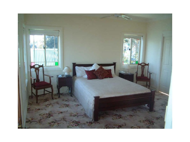 2 Kendall Crescent, Burrill Lake NSW 2539