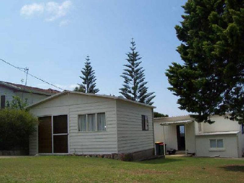 12 Jones Ave, Mollymook NSW 2539