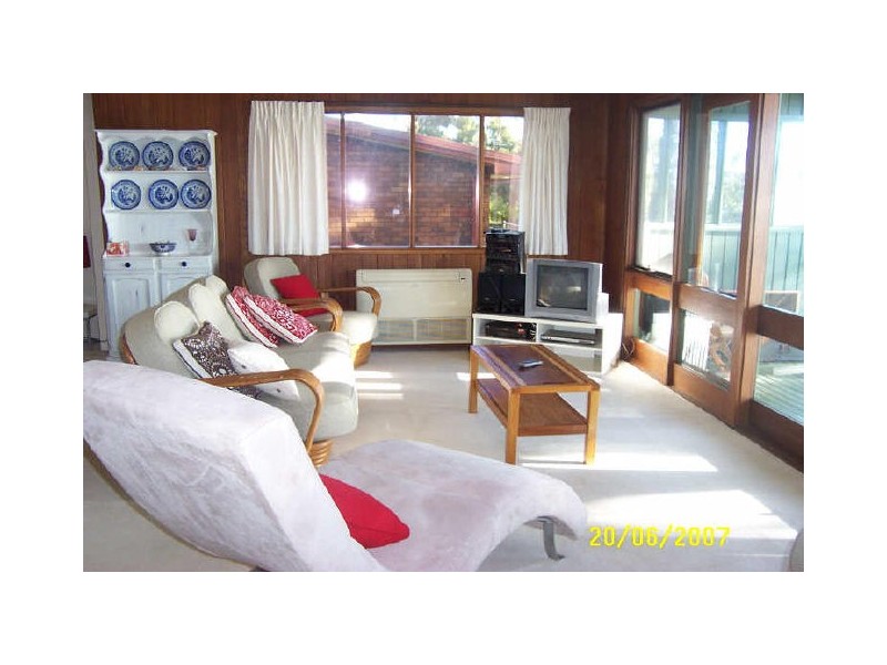 24 Tallwood Ave, Narrawallee NSW 2539