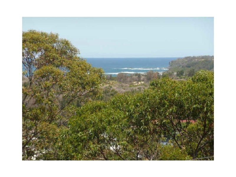 25 Canberra Crescent, Burrill Lake NSW 2539