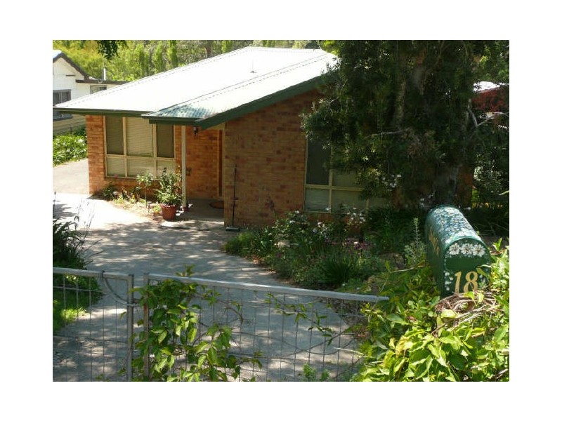 18 Cornfield Parade, Fishermans Paradise NSW 2539