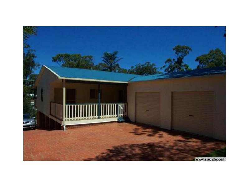 39 River Road, Lake Tabourie NSW 2539