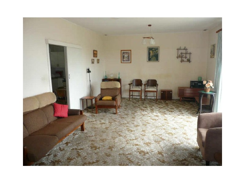 17 Davies Street, Mollymook NSW 2539