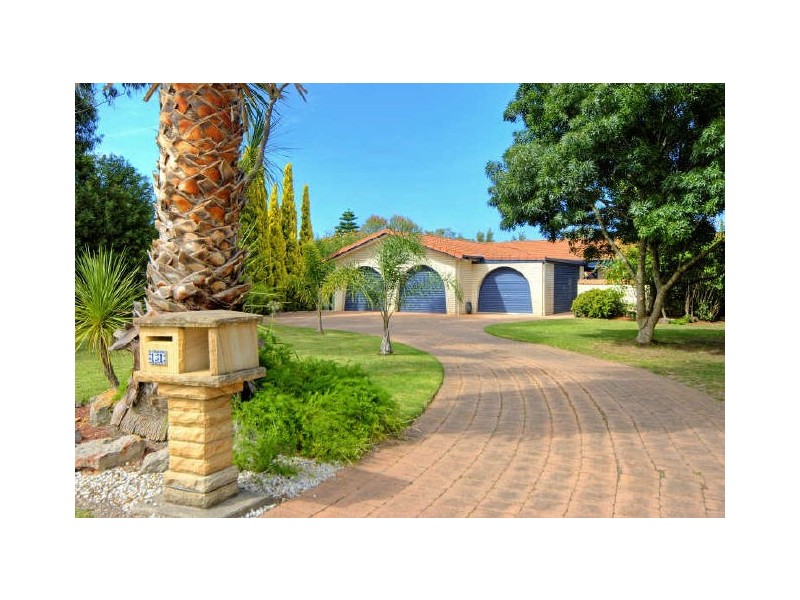 11 Honeysuckle Close, Burrill Lake NSW 2539