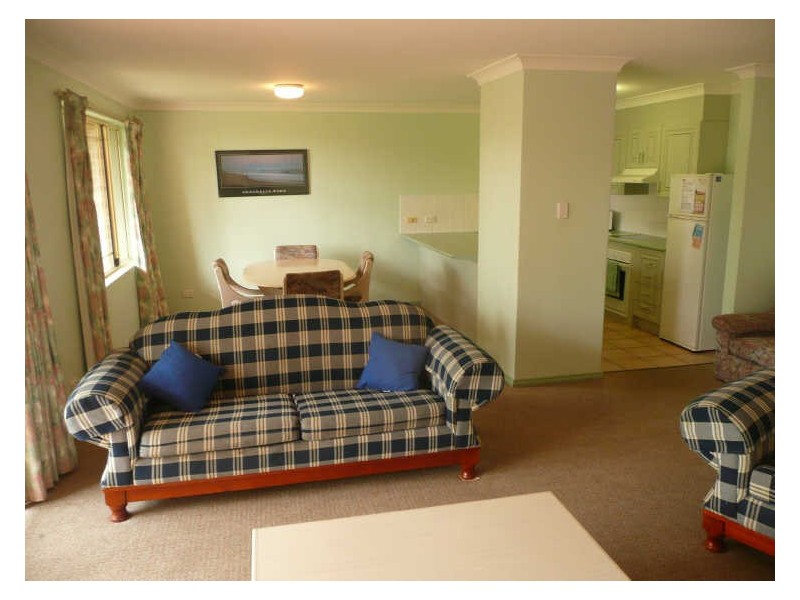 2/5 Murramerang Street, Mollymook NSW 2539