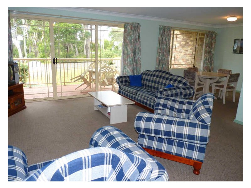 2/5 Murramerang Street, Mollymook NSW 2539