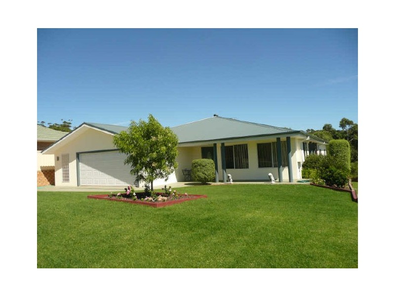 8 Everett Court, Mollymook NSW 2539