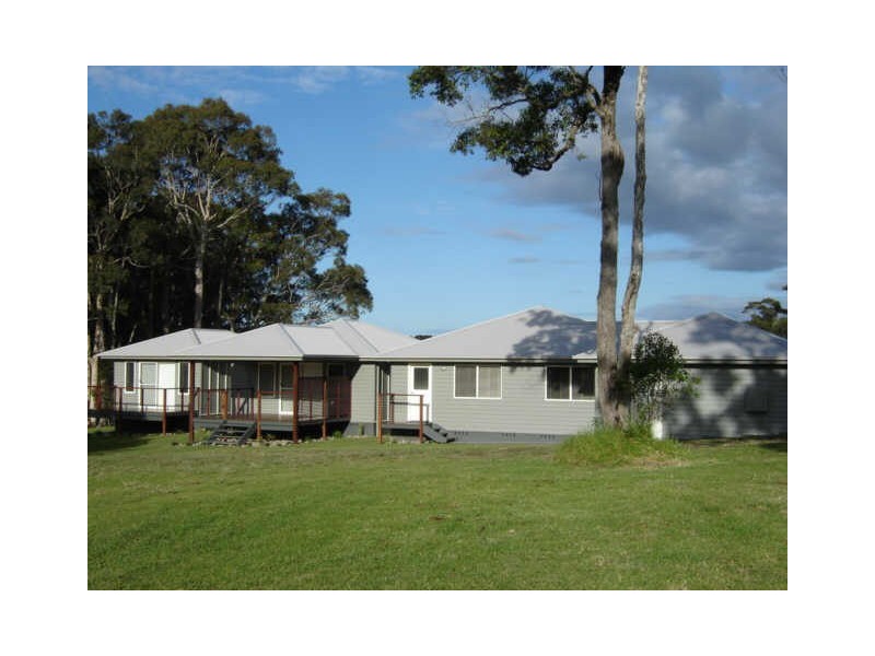 13 Wuru Drive, Burrill Lake NSW 2539