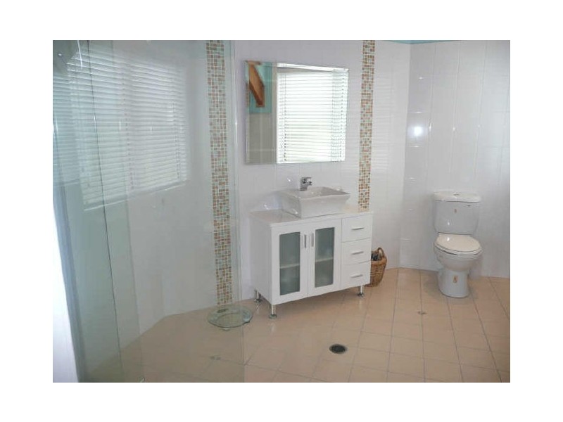 20 Weymouth Road, Lake Tabourie NSW 2539