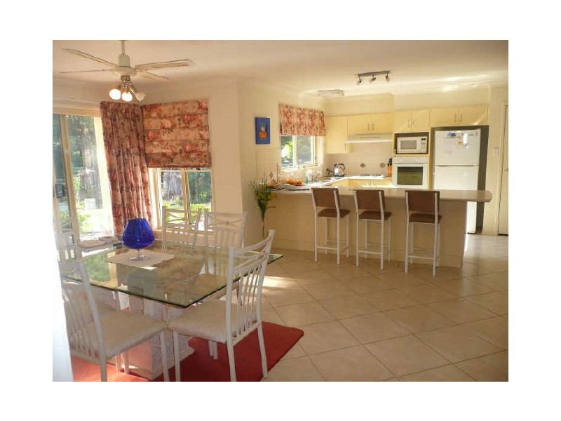 4 Henry Place, Kings Point NSW 2539